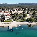 Dom wakacyjny Ausblick Sunce I Mobilehome Pirovac